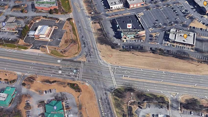 King Road and Woodstock Road current intersection before remodel. (Credit: Atlanta Journal-Constitution)